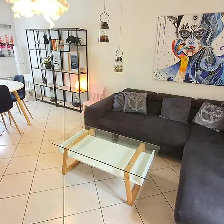 Beautiful House 5 Mn Disneyland מאני-לה-הונגרה